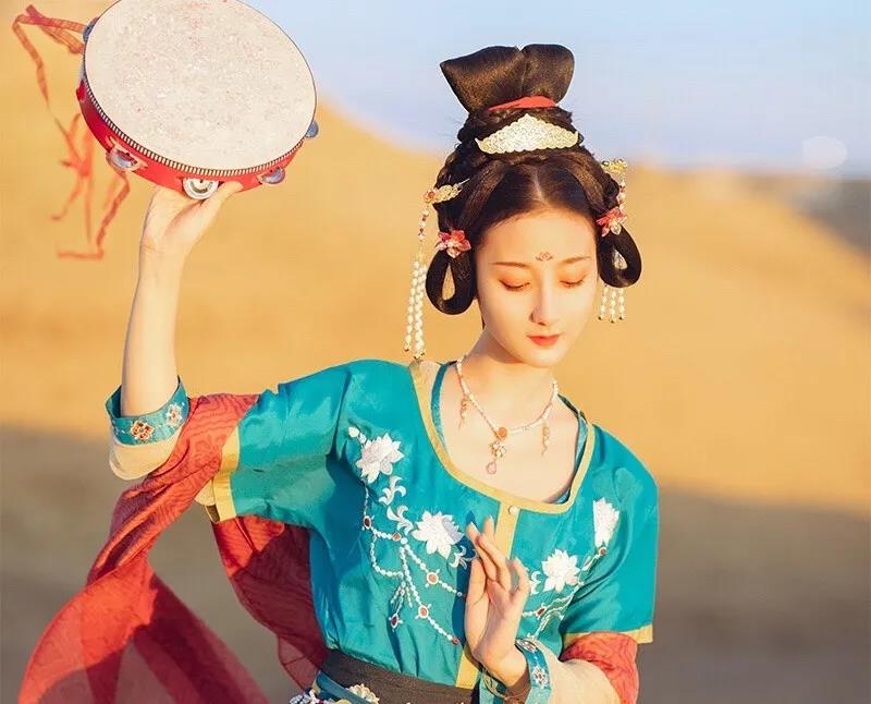 莫高窟民族风网红文案鉴赏-传播蛙