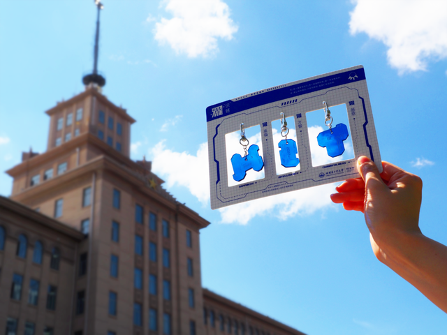 从哈工大录取通知书镶嵌宝石看品牌的