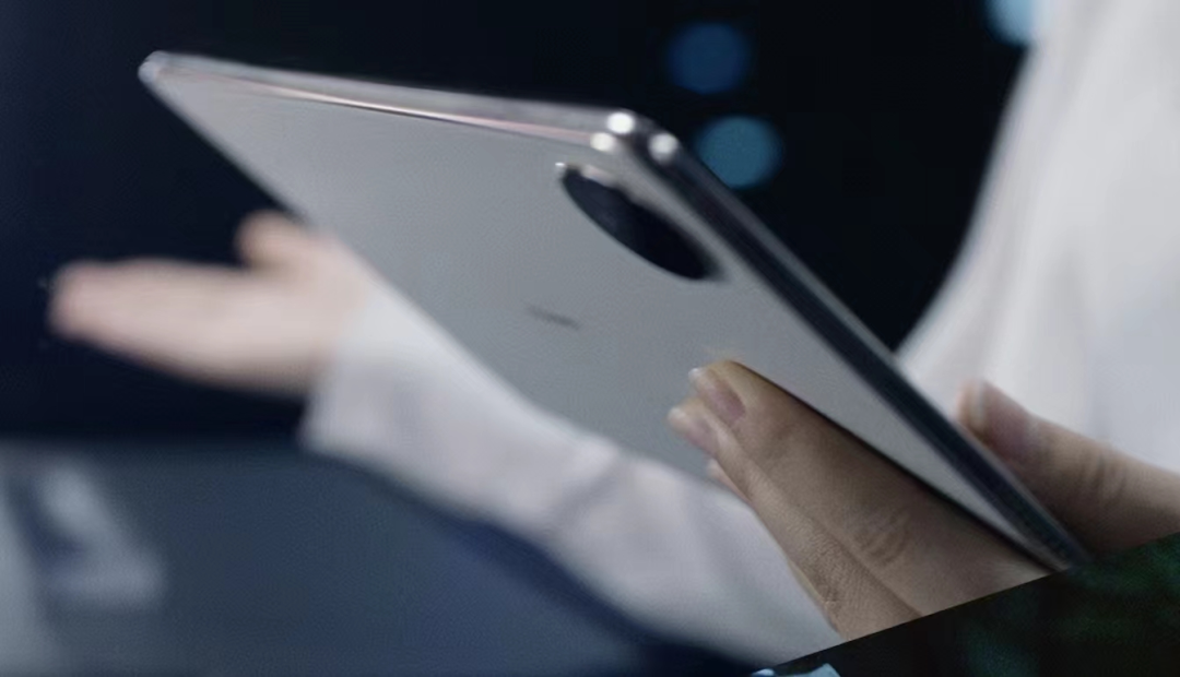 华为品牌创意宣传短片《给职场深水区的人——没得怕的》-传播蛙