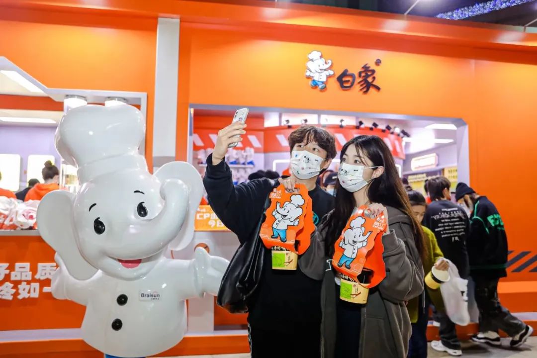 白象“泡面工厂”落地线下打造沉浸式体验品牌-传播蛙