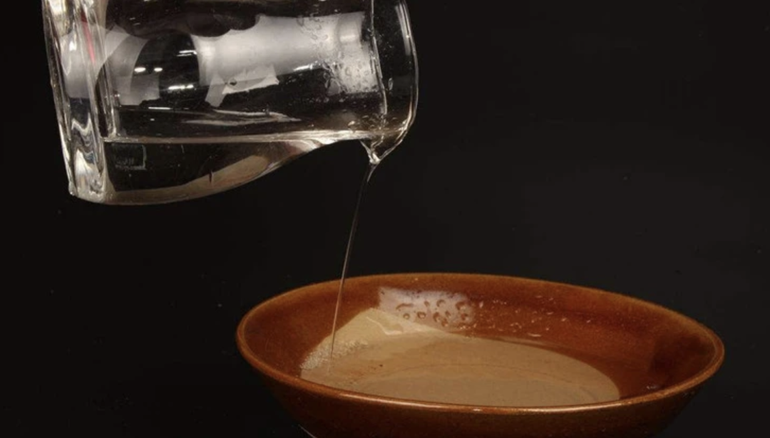 白酒行业的短期销量困境与长远的品牌价值塑造-传播蛙