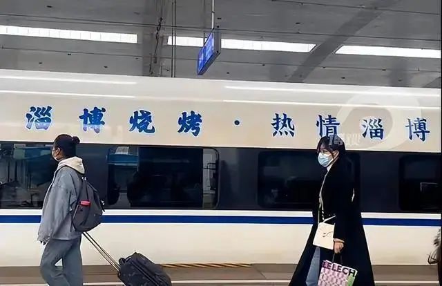 烧烤列车.jpeg “淄博烧烤”究竟如何引爆全网的-传播蛙