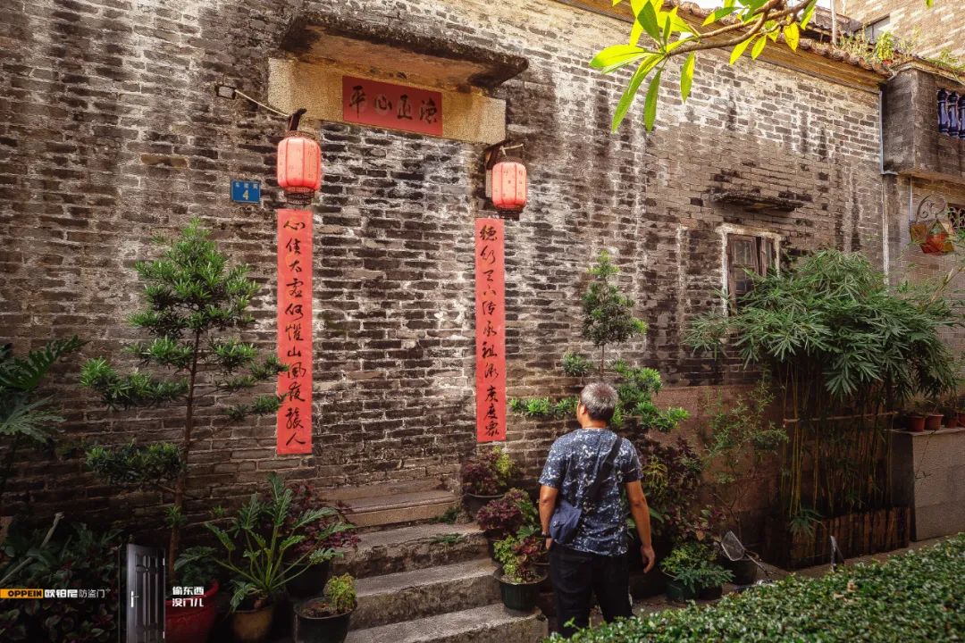 平面创意海报才是营销的核心物料-传播蛙