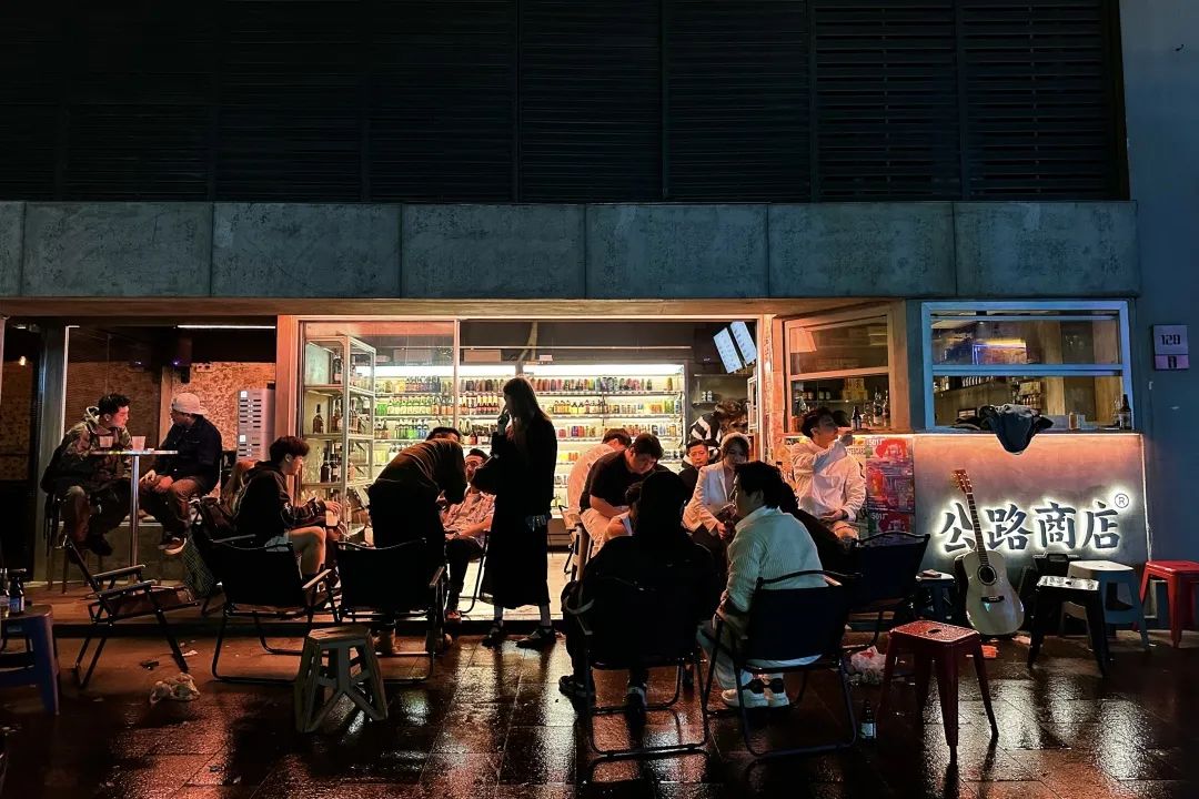 公路商店从媒体到零售的营销案例分析-传播蛙