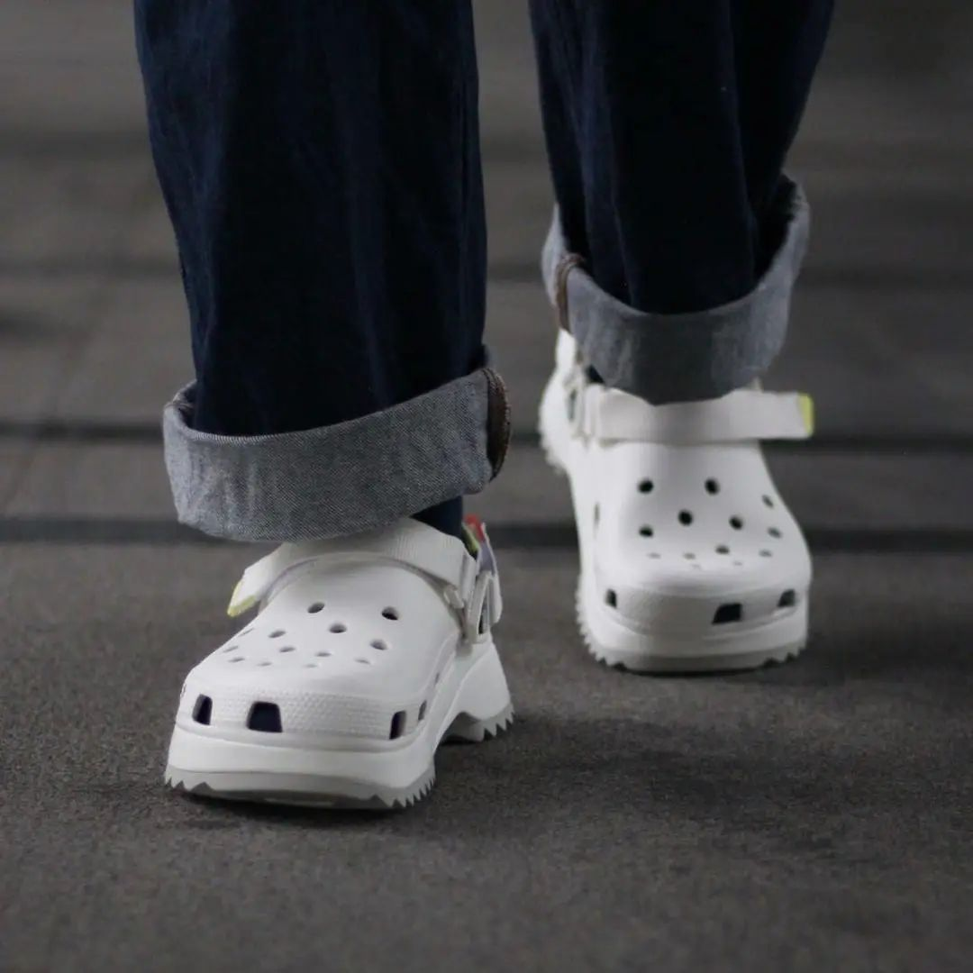 Crocs 的翻红背后的营销逻辑分析-传播蛙