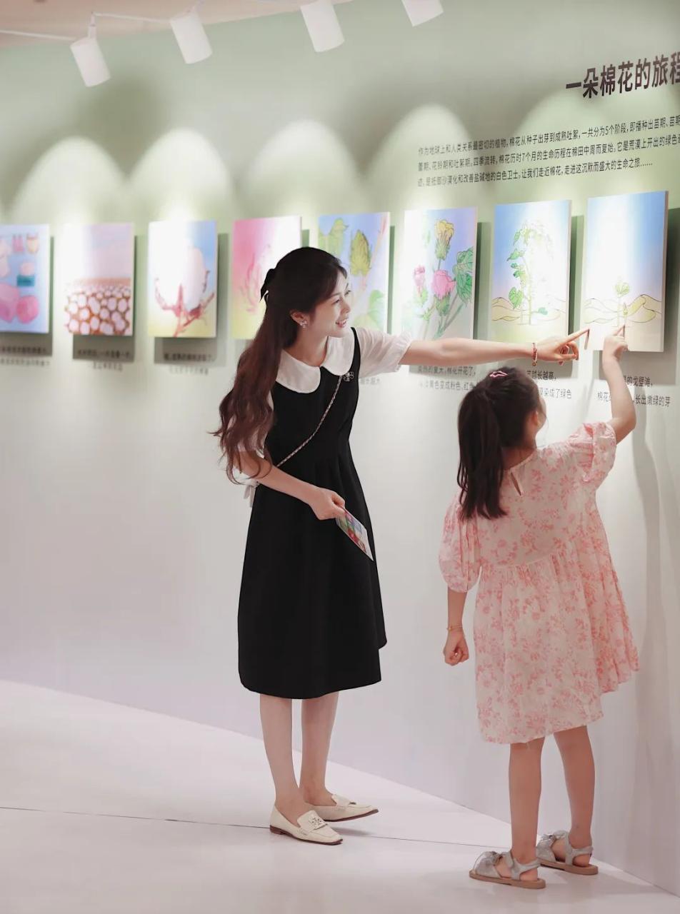 全棉时代开展“你好 棉花色”主题展览与时尚秀刷屏营销-传播蛙