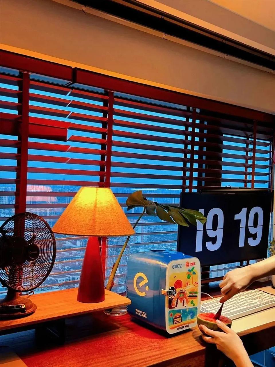 饿了么联名汉堡王营销案例分析-传播蛙