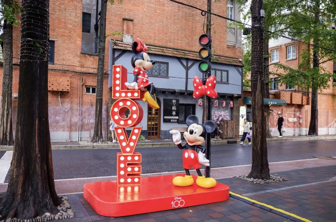 迪士尼是怎么用IP做授权消费品生意的?-传播蛙