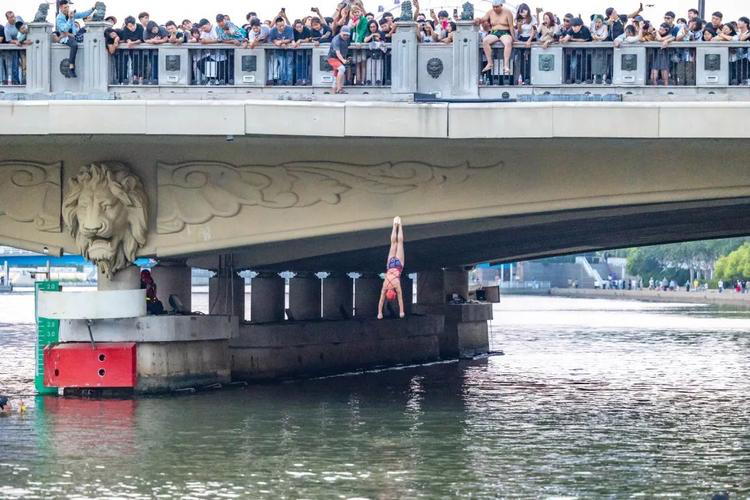 新老网红城市的“爆款方法论”-传播蛙