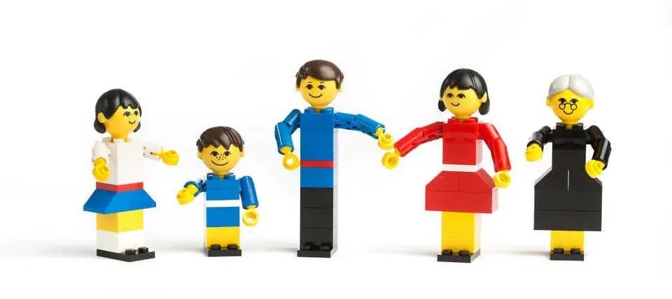 乐高产品创新策略的三个阶段-传播蛙