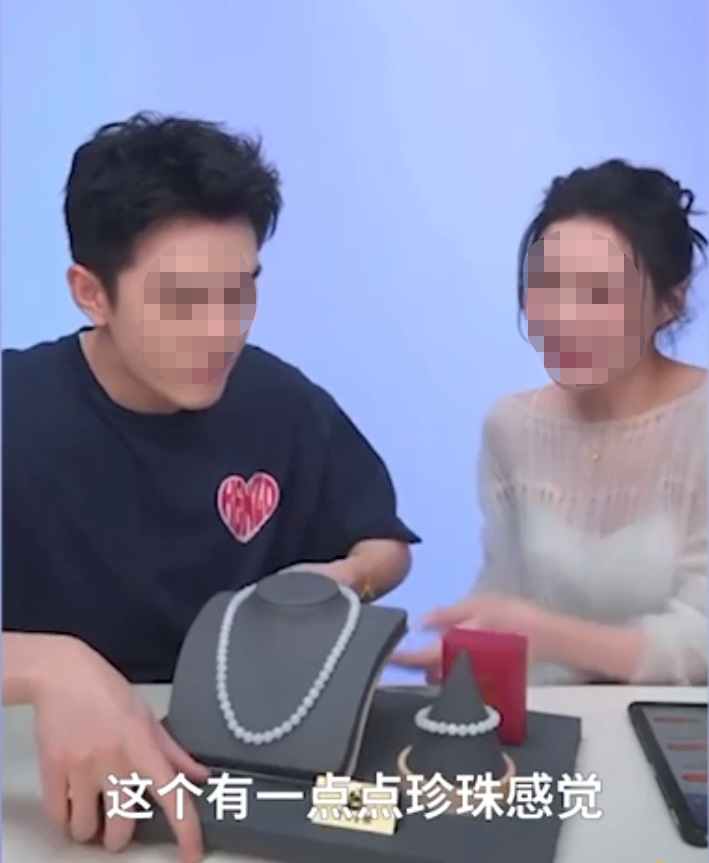 李佳琦的“全网最低价”引发争议-传播蛙