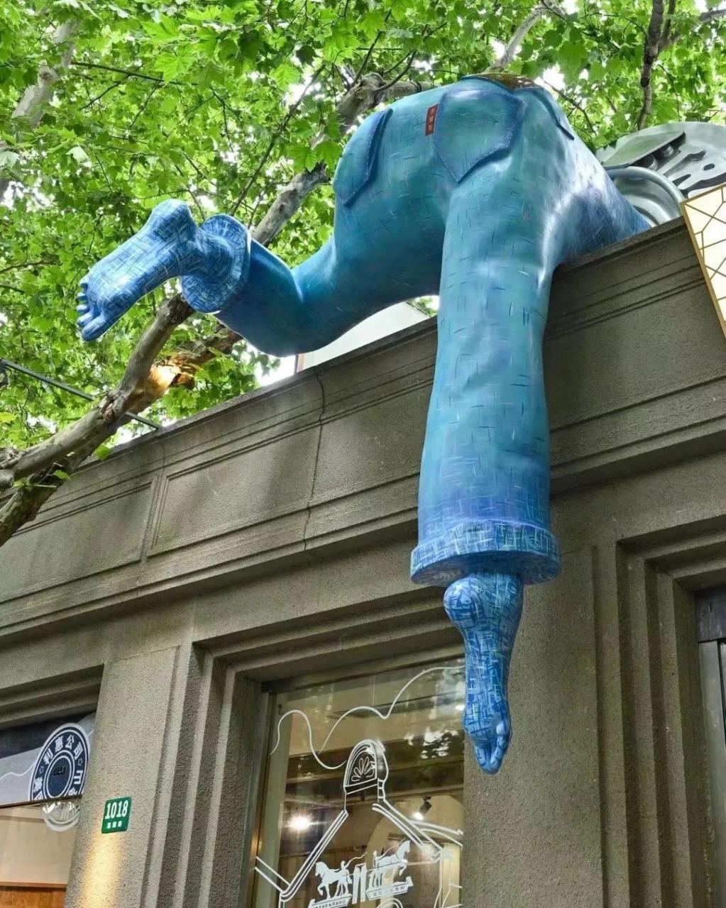 李维斯靠创意让牛仔裤重新变酷-传播蛙