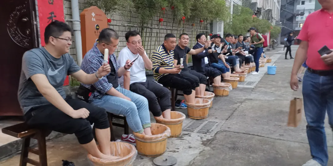 沉浸式体验成为超越规模和行业的现象级营销模式-传播蛙