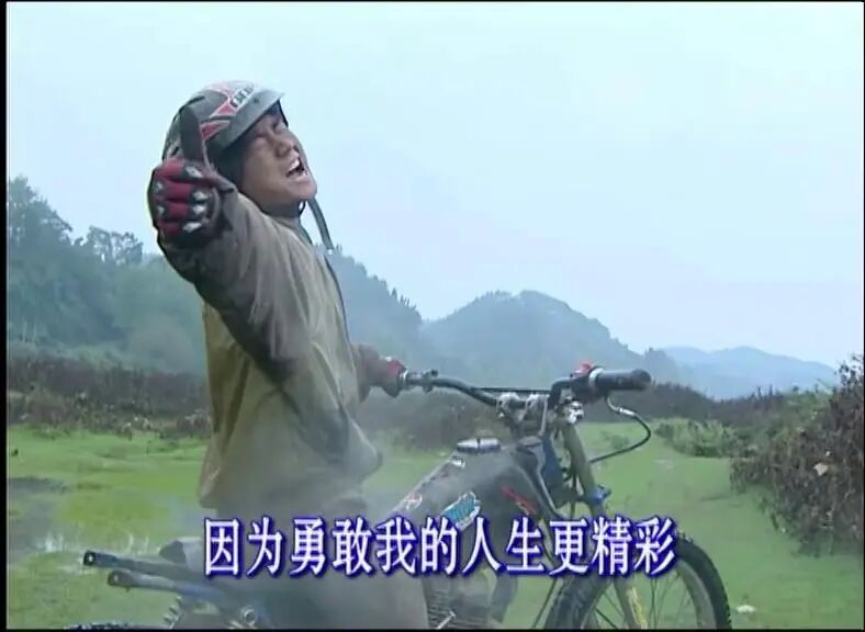 张雪火爆背后的品牌“英雄之旅”叙事-传播蛙