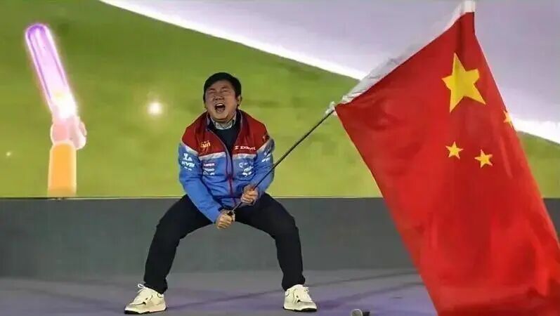 张雪火爆背后的品牌“英雄之旅”叙事-传播蛙