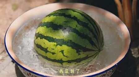 银联夏日创意宣传片《谢谢那个创造夏天的人》-传播蛙