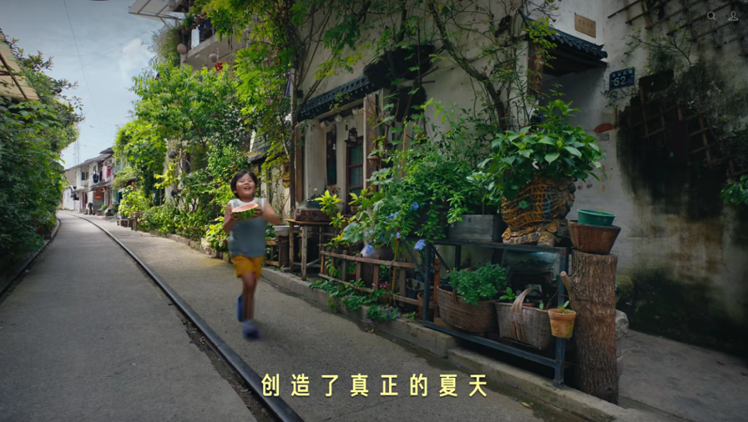 银联夏日创意宣传片《谢谢那个创造夏天的人》-传播蛙