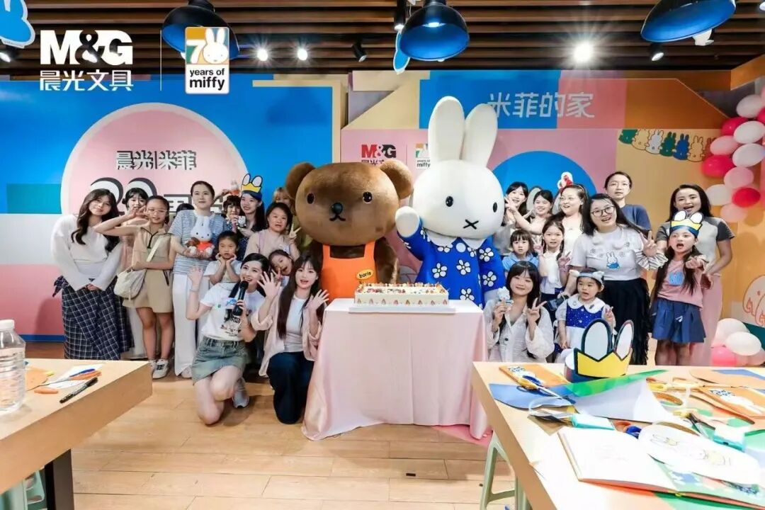 晨光与史努比的开学季联名营销案例分析-传播蛙
