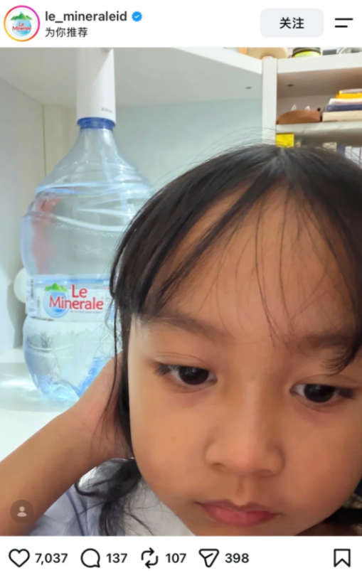 小孩意外自拍成为品牌争相模仿的现象级营销-传播蛙