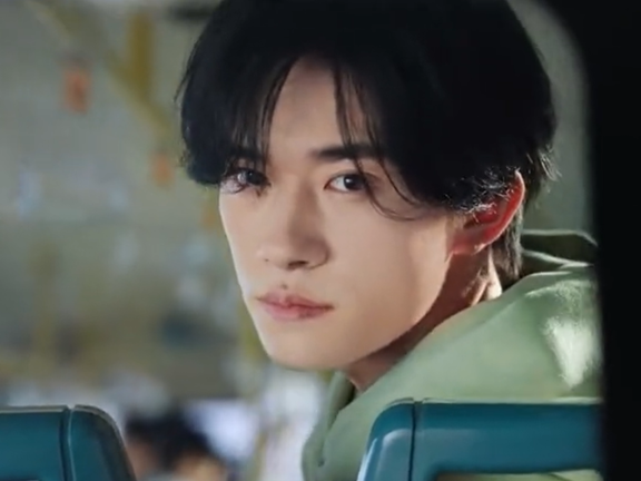 易烊千玺代言康师傅品牌创意广告《朝着心中的方向》