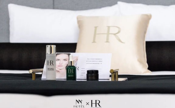 王菲代言HR赫莲娜120周年品牌创意广告案例