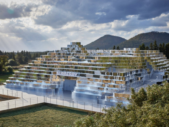 Burberry品牌创意广告宣传片