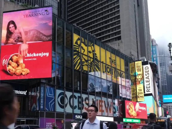 Jollibee品牌创意广告短片《偷吃的户外大牌》