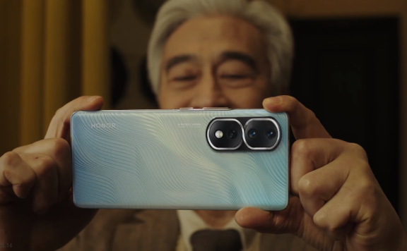 荣耀80系列手机品牌创意短片《方寸情书》