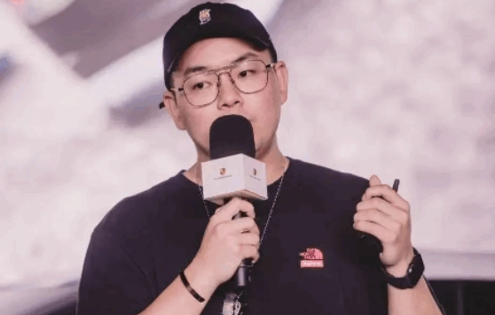 有志者UZIS杨孝儒:真实地和用户在一起,一双篮球袜也能破局