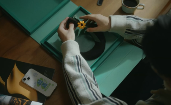 欧莱雅品牌创意公益广告短片《青丝》