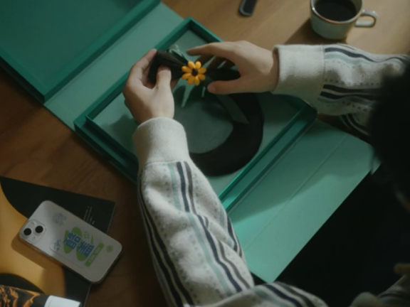 欧莱雅品牌创意公益广告短片《青丝》