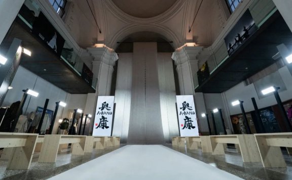 奥康品牌以“觉”为主题亮相米兰时装周