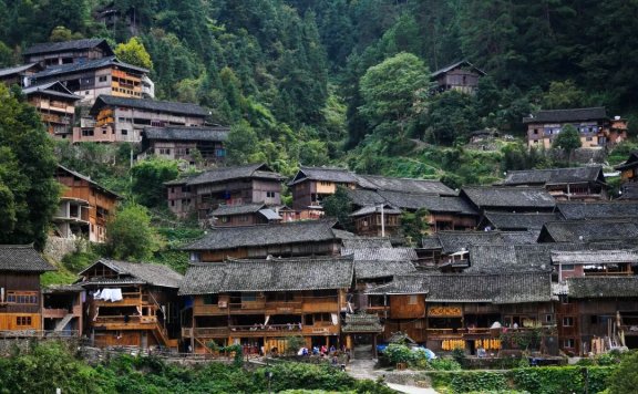 幸福松鼠:乡镇市场能率先跑出零食硬折扣万店品牌吗?