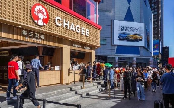 霸王茶姬6年开3500家店的品牌规律