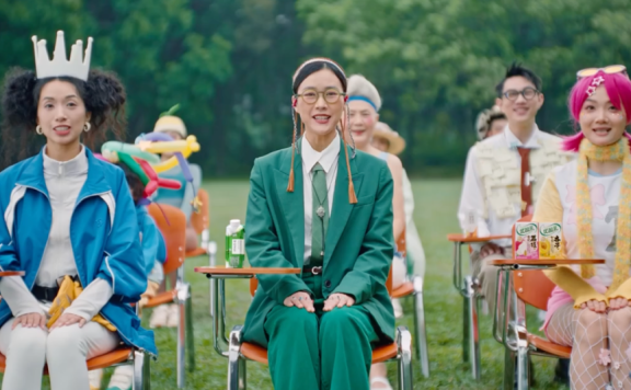 伊利品牌创意广告片《我们身上有春天》