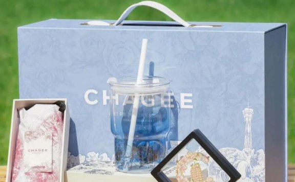 霸王茶姬的徽章营销刷屏逻辑