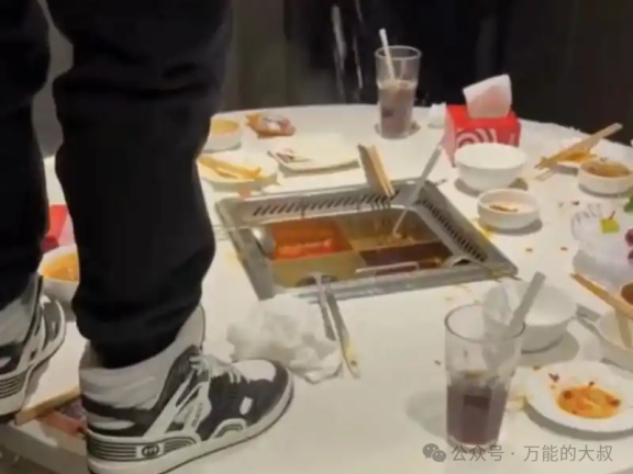 海底捞客户往火锅里撒尿引发的危机公关案例