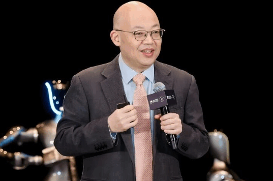 曹虎:AI大时代要坚守人本初心