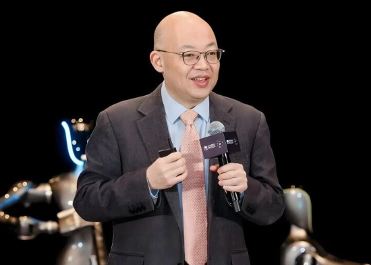 曹虎：AI大时代要坚守人本初心