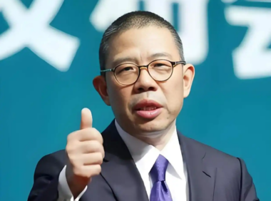 钟睒睒：线上平台与线下实体的冲突